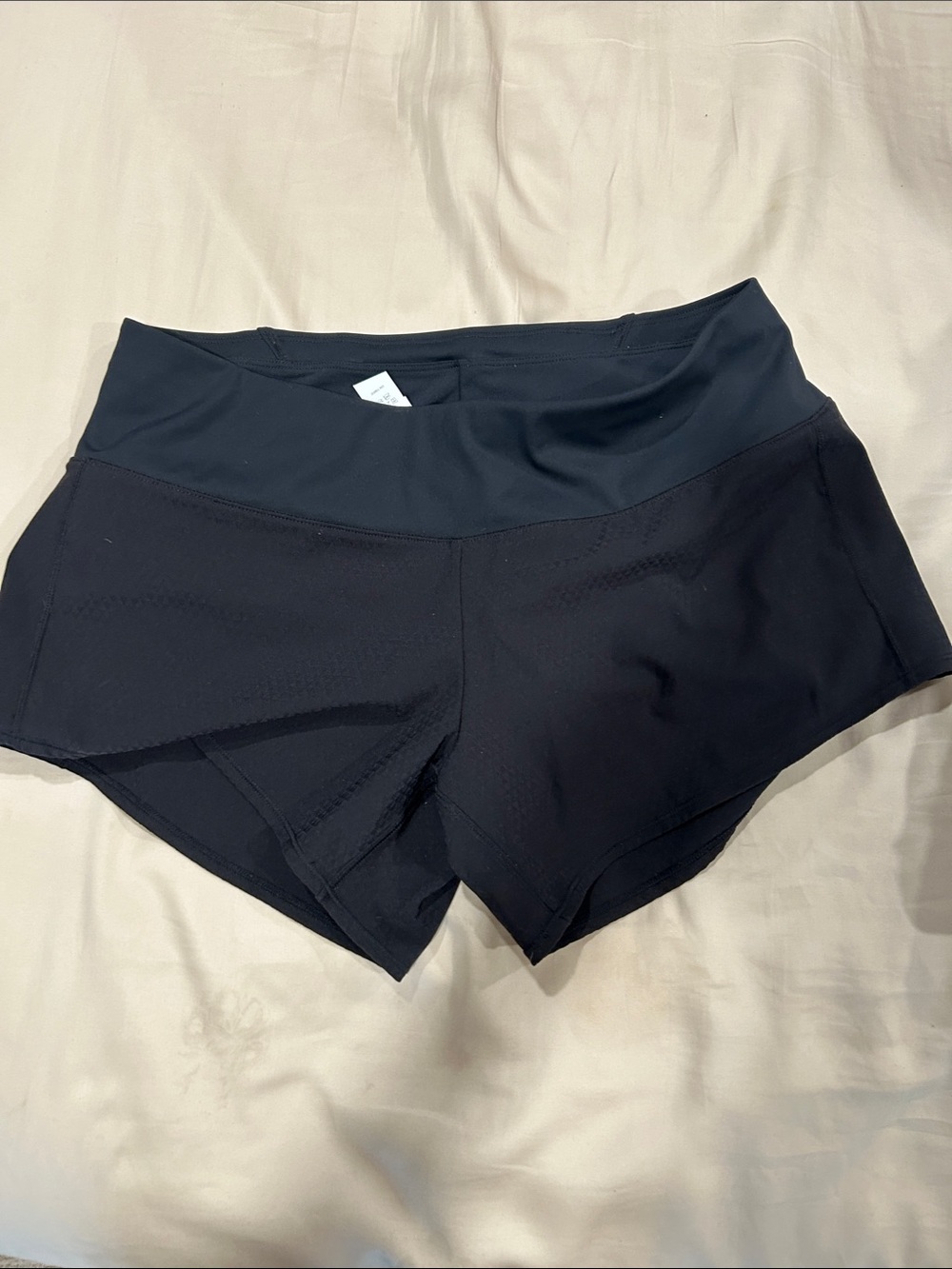 oiselle Black roga shorts